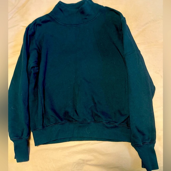 Comfy sweatshirt, no longer wear. - Picture 5 of 5